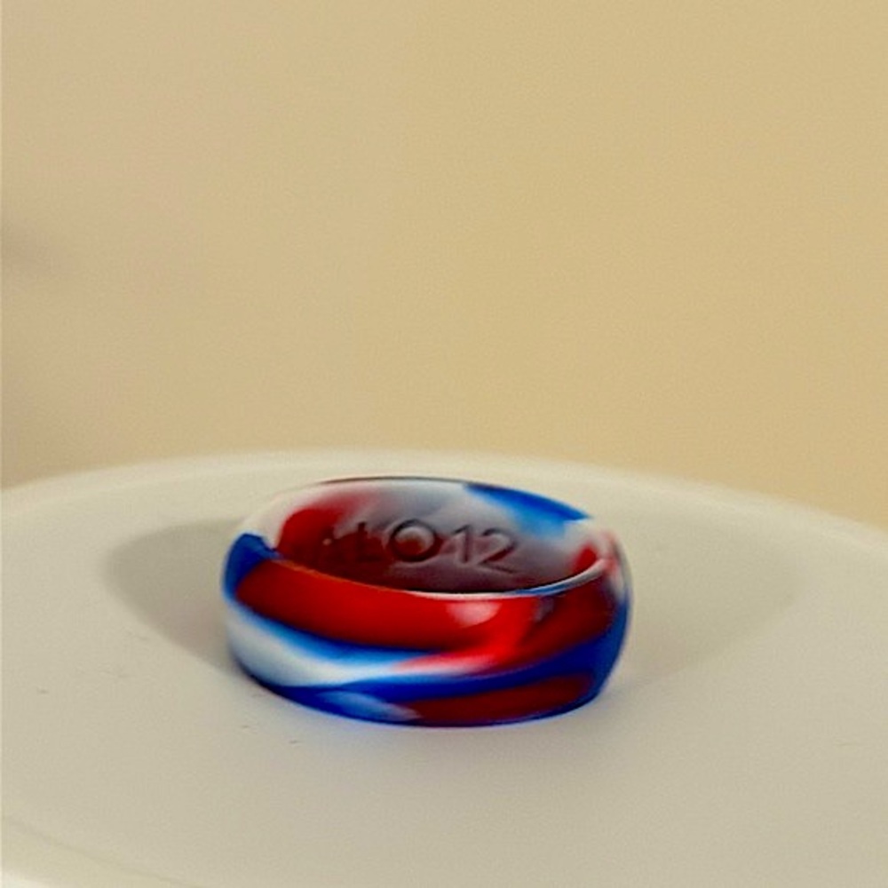 NEW! Silicone wedding ring band, Size 12, NWT, work safe latex free Qalo men’s - Picture 7 of 9